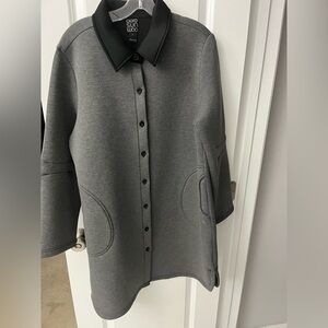 CLARA SUNWOO Gray duster with black collar and black stitching
